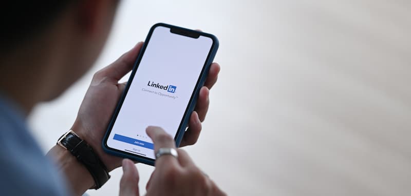 linkedin app on mobile phone